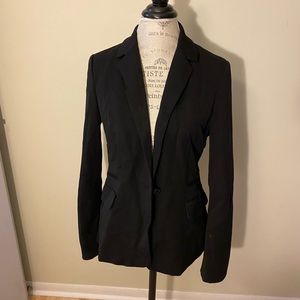 Fitted black blazer